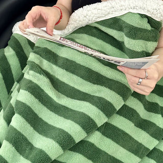 Color Stripe Pattern Blanket 100 x 150 cm