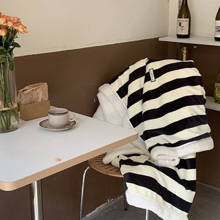 Wide Stripe Pattern Blanket  100 x 150 cm