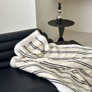 Color Stripe Pattern Blanket 100 x 150 cm