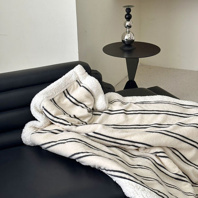 Color Stripe Pattern Blanket 100 x 150 cm