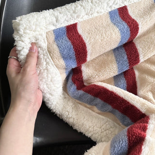 Color Stripe Pattern Blanket 100 x 150 cm