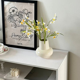 Monochrome Plump Ceramic Flower Vase