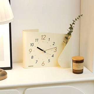 Unique Clock with Vase   Table Clock with Single Flower Vase
