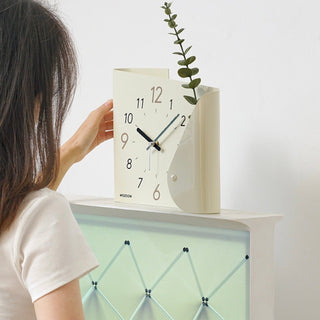 Unique Clock with Vase   Table Clock with Single Flower Vase