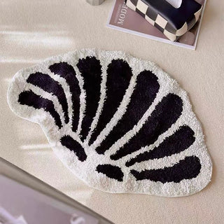 Shell motif monochrome door mat 40 x 64