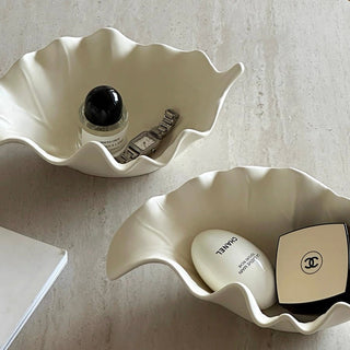 Leaf motif wave ceramic accessory tray white