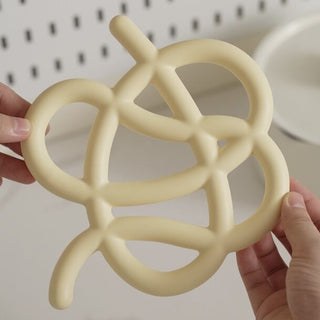 Knot Design Ceramic Trivet    Object