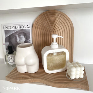 Hip-shaped body art flower vase
