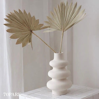 Three-tiered wave white flower vase vase object