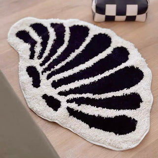 Shell motif monochrome door mat 40 x 64