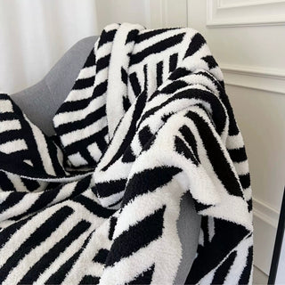 Monochrome Geometric Pattern Soft Blanket 120x160 Lap Blanket