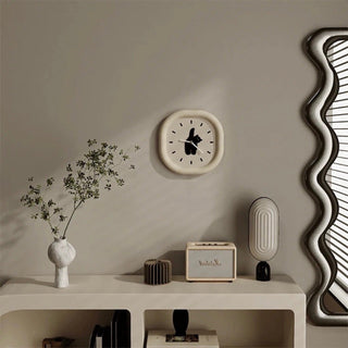 Cat motif Chubby frame clock wall clock cat