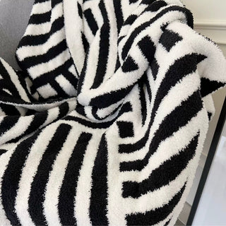 Monochrome Geometric Pattern Soft Blanket 120x160 Lap Blanket