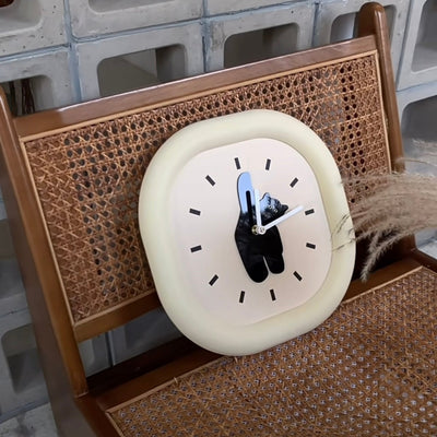 Cat motif Chubby frame clock wall clock cat