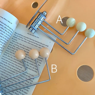 Ball-shaped movable triple door hookin  hanger hook