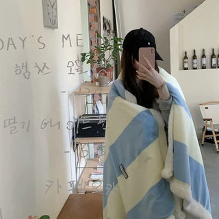 Wide Stripe Pattern Blanket  100 x 150 cm