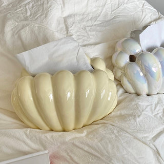 Shell motif ceramic tissue case
