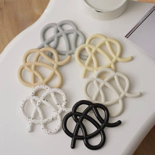 Knot Design Ceramic Trivet    Object
