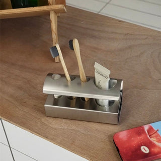 Stainless steel silver simple toothbrush stand