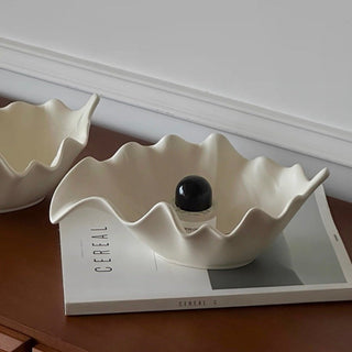 Leaf motif wave ceramic accessory tray white