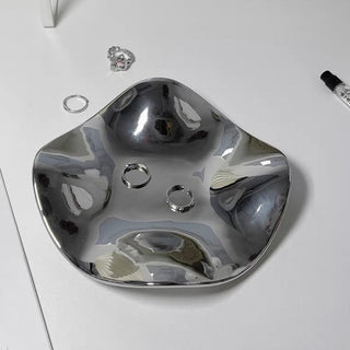 Nuance Irregular Wave Mirror Tray Silver