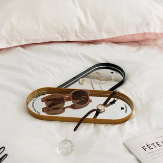 Oval-shaped mirror trayin  accessory storage