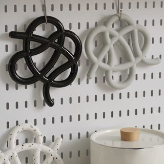 Knot Design Ceramic Trivet    Object