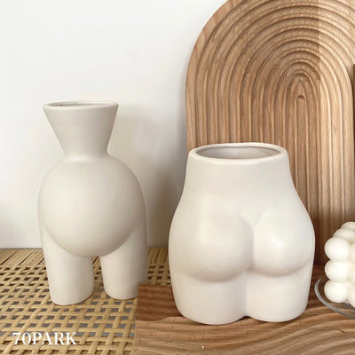 Hip-shaped body art flower vase