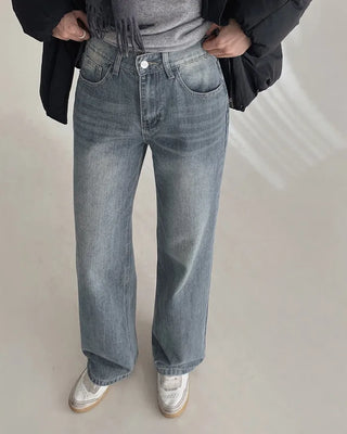 Semi-wide straight denim pants