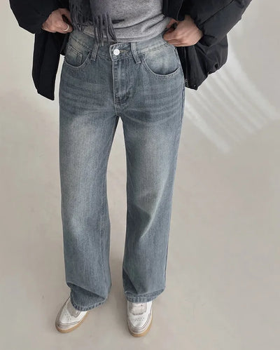 Semi-wide straight denim pants