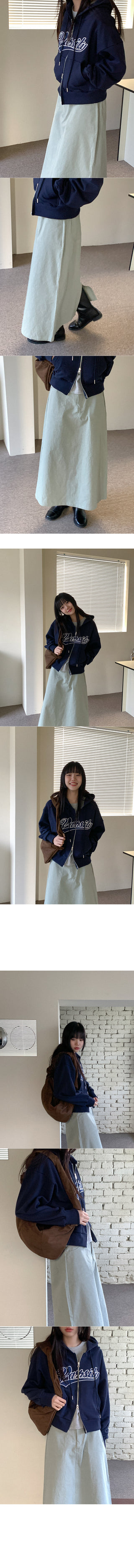 Zip-up jacket with lettering hood