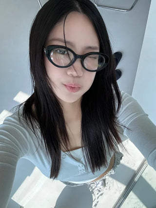 Nerd round horn-rimmed glasses