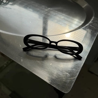 Geek Chic Thin Round Horn-Rimmed Glasses