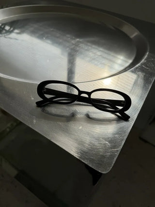 Geek Chic Thin Round Horn-Rimmed Glasses