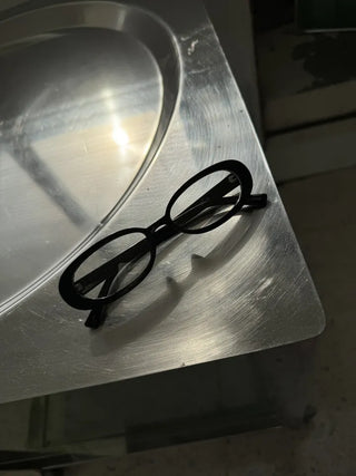 Geek Chic Thin Round Horn-Rimmed Glasses