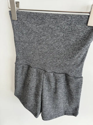 High-waisted micro shorts knit pants