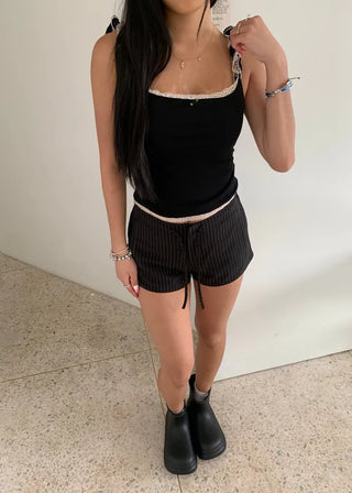 Blackberry square neck lace sleeveless top
