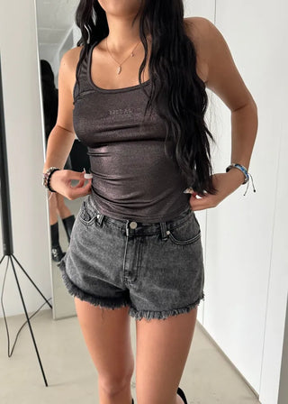 Black high-waist short pants