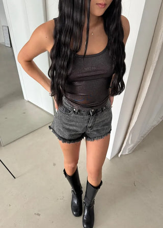 Black high-waist short pants