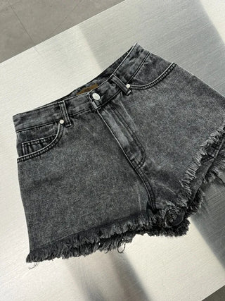 Black high-waist short pants
