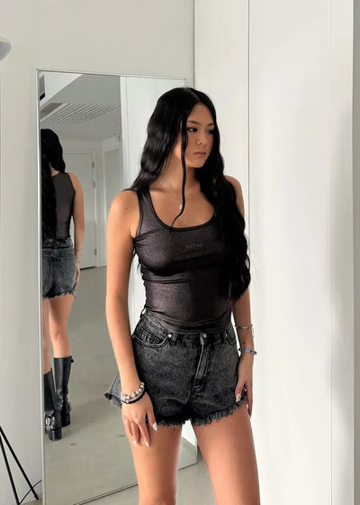 Black high-waist short pants