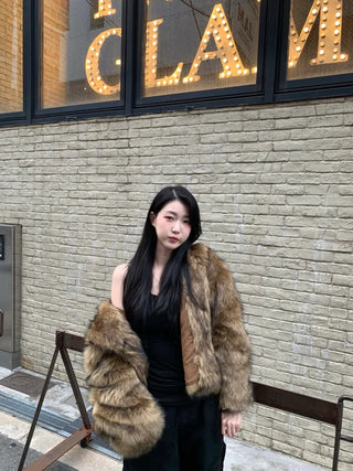 hooded overfit fox fur jacket