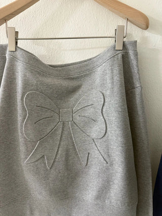 embossed ribbon embroidery one-shoulder off-shoulder man-to-man