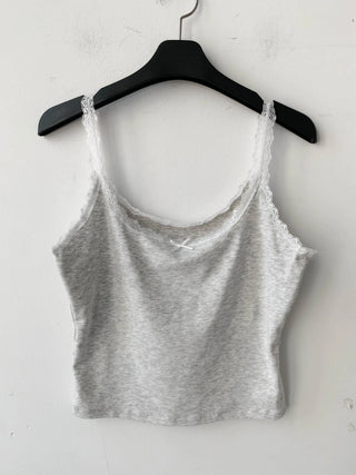 Melville Cozy Lace Crop Sleeveless Nashi