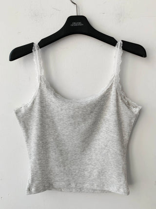 Melville Cozy Lace Crop Sleeveless Nashi