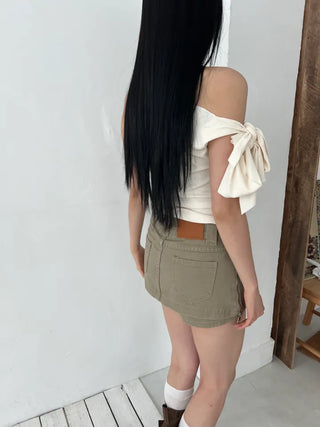 drape tie ribbon unbalanced off-shoulder nasi