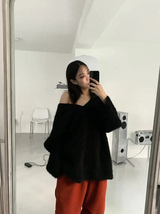 Yeri Boucle Fur V-neck Loose Fit Knit Tee