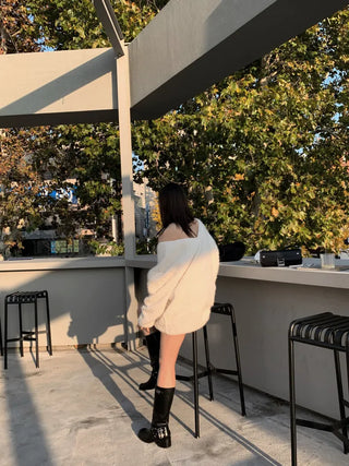 Yeri Boucle Fur V-neck Loose Fit Knit Tee