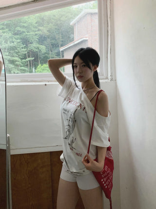 Coco Cowgirl One-Shoulder Overfit Boxy T-Shirt