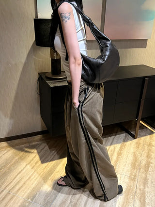 high-quality*sheepskin Leme Croissant shoulder bag